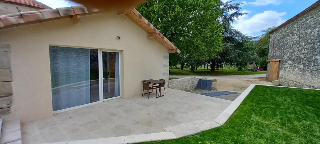 L'Atelier D'Andre Bed & Breakfast Monbahus Exterior photo